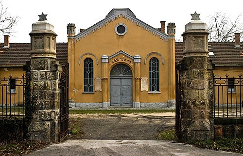 Gránátos Street Cemetery