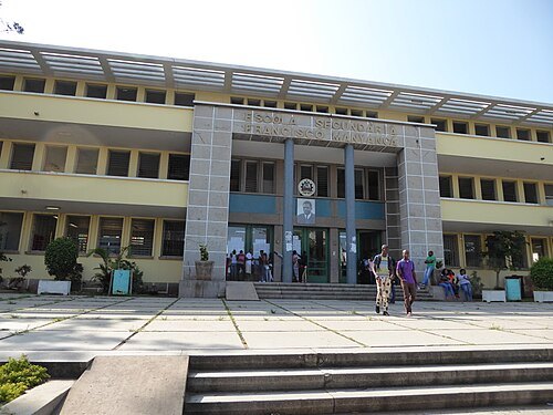Escola Secundária Francisco Manyanga