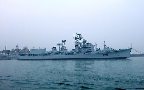 Chinese destroyer Jinan
