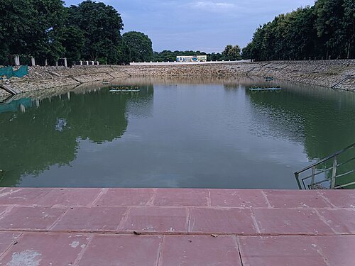 Lahartara Pond