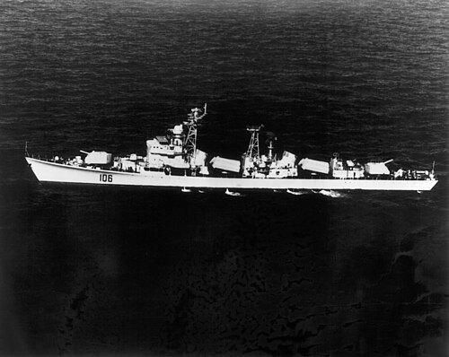 Chinese destroyer Xi'an