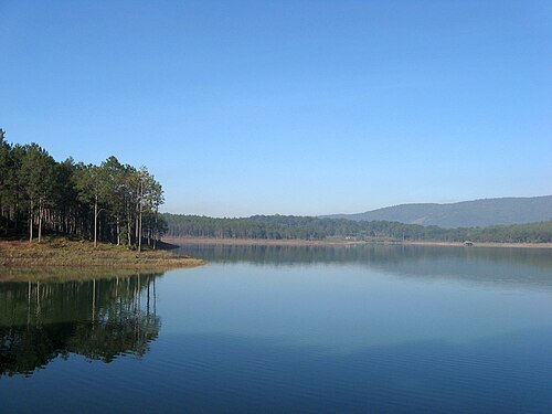 Tuyền Lâm Lake