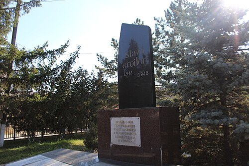 World War II memorial in Cărpineni, Hîncești