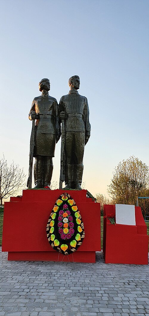 World War II memorial in Halahora de Jos, Briceni
