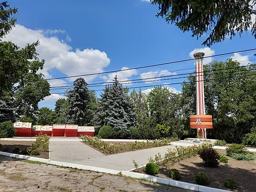 World War II memorial in Halahora de Sus, Briceni
