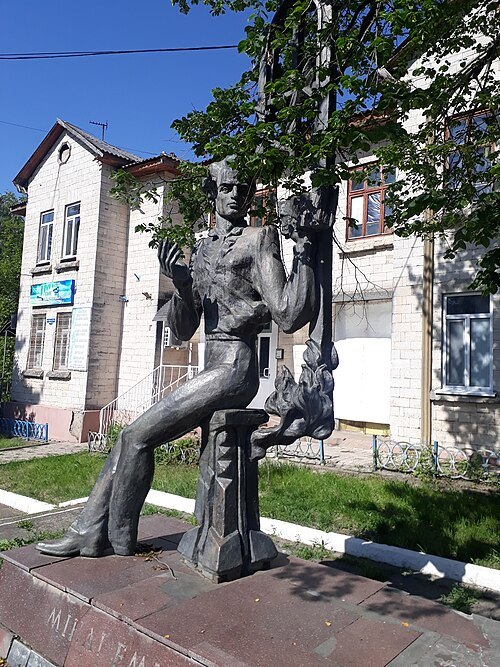 Monument to Mihai Eminescu in Fălești