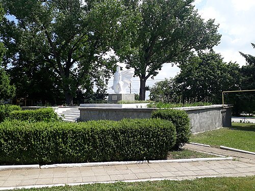 World War II memorial in Fălești