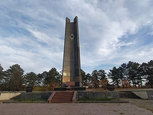 World War II memorial in Glodeni