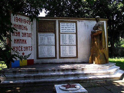 World War II memorial in Cobîlea, Șoldănești