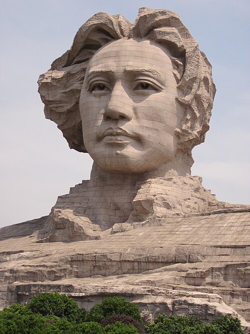 Estatua del joven Mao Zedong