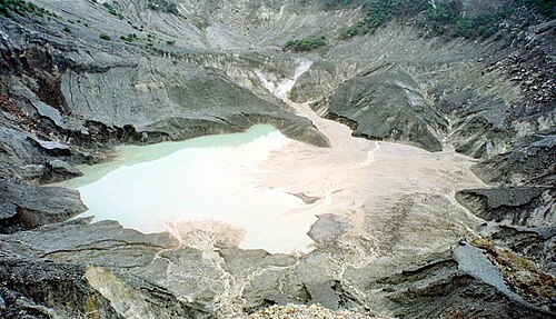 覆舟火山