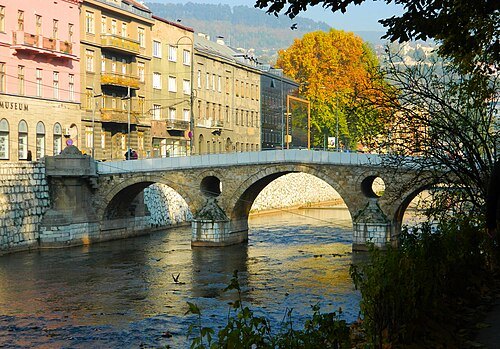 ラテン橋