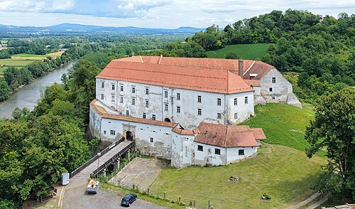 Cmurek Castle