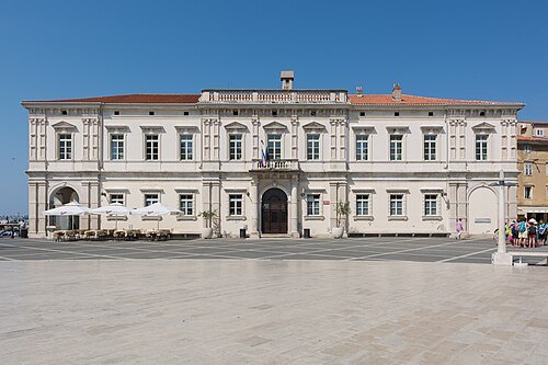 Court Palace