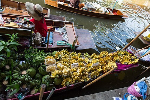 Damnoen Saduak floating market