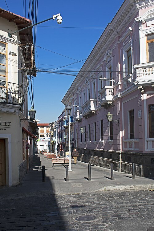 Calle Luis F. Vivero