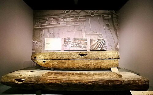 Joint tombs of boat-shaped coffins