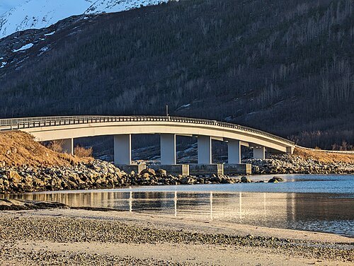 Åselistraumen bridge