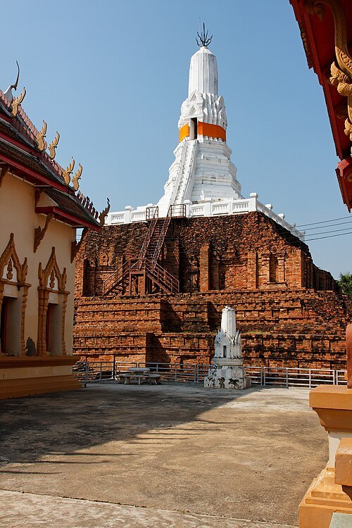 Wat Phra Pathonnachedi Wora Viharn