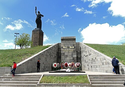 Mother Armenia, Gyumri