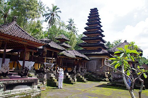 Pura Dalem Sakenan