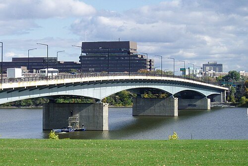 麥當奴-加蒂大橋