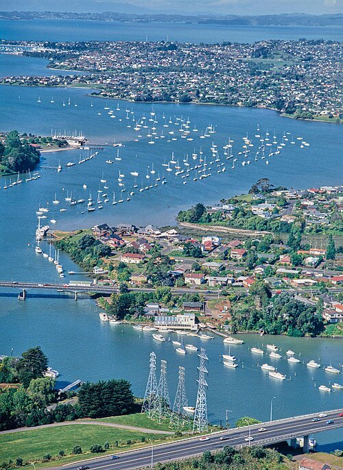 Tāmaki River