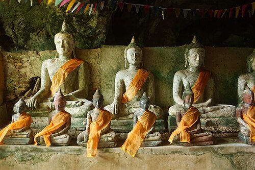 Wat Tham Khao Khu Ha