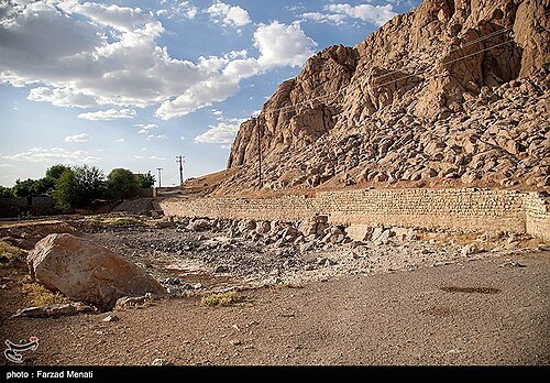 Khezr-e Elyas Spring