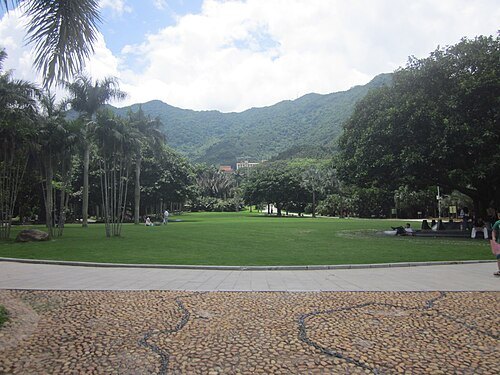 Fairylake Botanical Garden