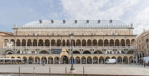 Piazza della Frutta