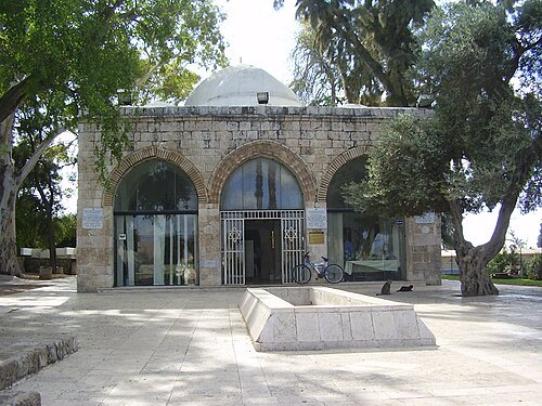 mausoleum of Abu Huraira