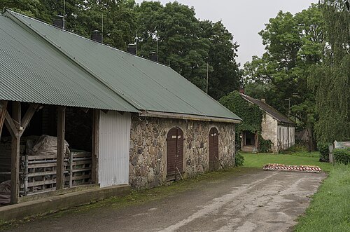 Tūja Manor