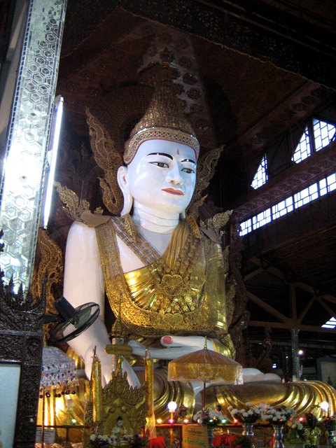 Nga Htat Gyi Pagoda