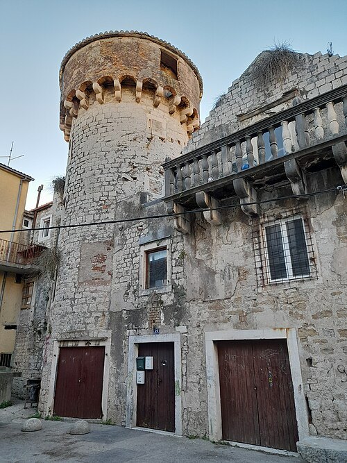 Cambi Castle