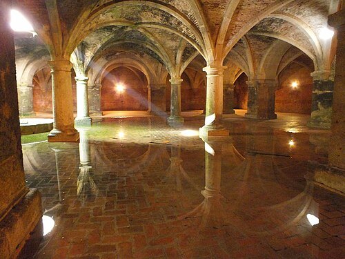 Portuguese cistern