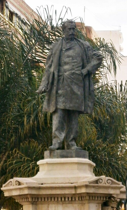 Monument to Eleuterio Maisonnave