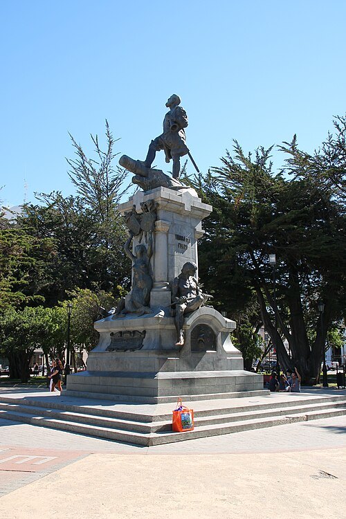 Monument to Ferdinand Magellan