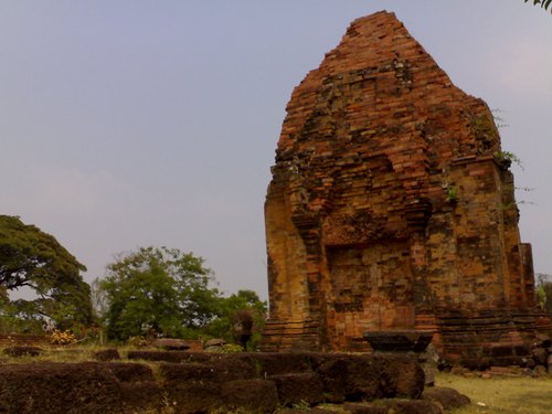 Wat Phra That Dum