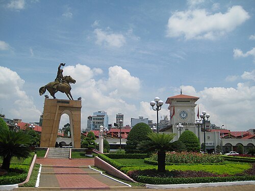 Quách Thị Trang Square