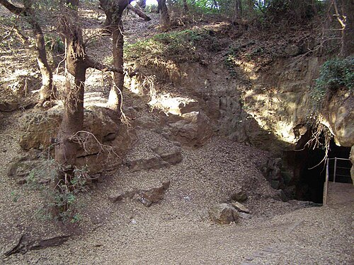 Pa'ar Cave