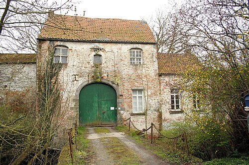 Sars-la-Bruyère Castle