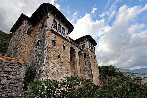 Zekate House