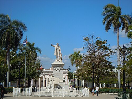 José Martí statue