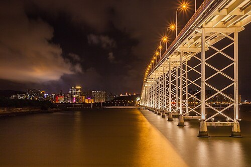 嘉樂庇總督大橋